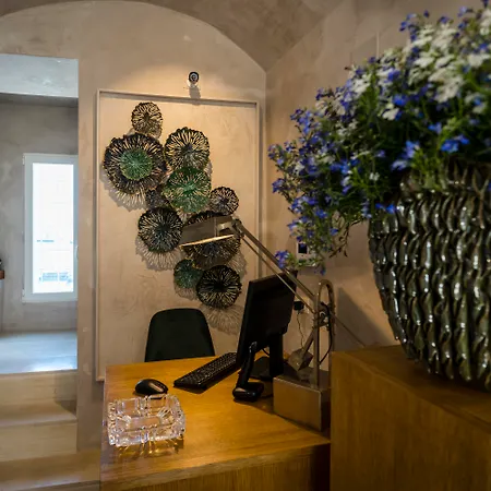 Al Console Luxury Suite-2